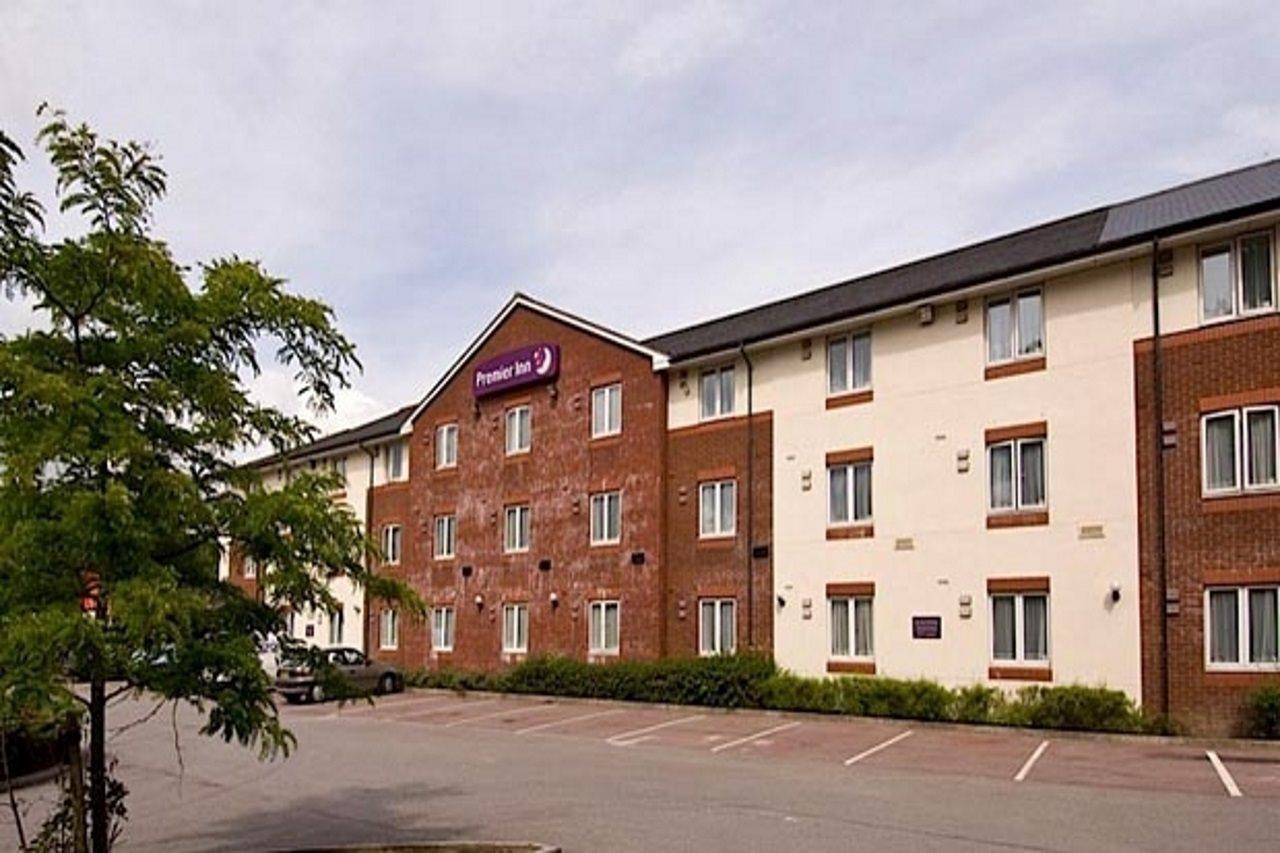Premier Inn Newport Wales Exteriör bild